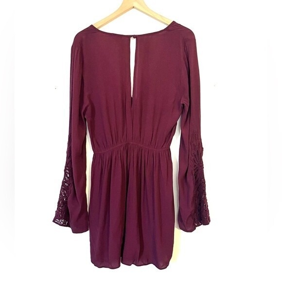 Tobi Remember My Name Surplice Flowy Crochet Romper - Picture 6 of 11